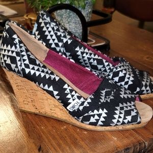 TOMS wedges